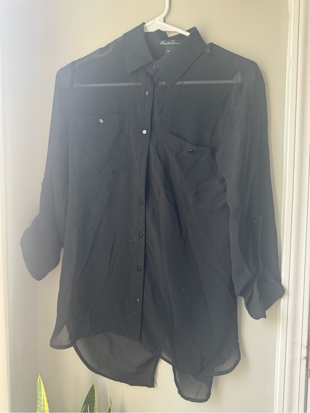 Kenneth Cole black 3/4 sleeve button down blouse xs